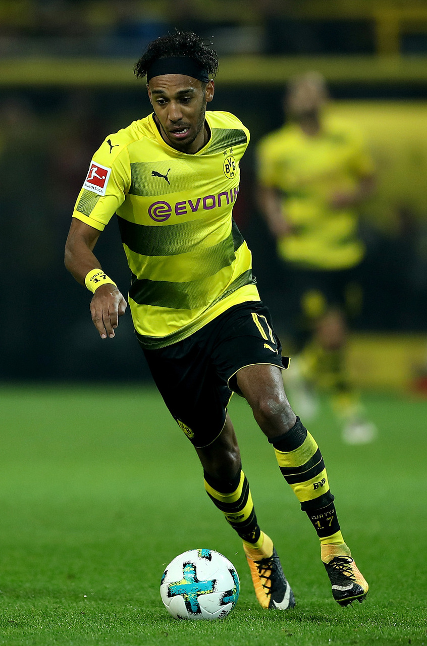 奥巴梅扬梅开二度,阿森纳险胜保三分 奥巴梅扬梅开二度,阿森纳险胜保三分