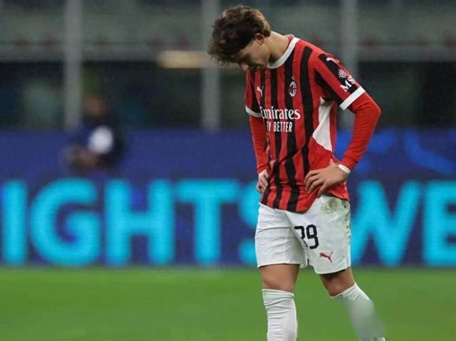 包含阿贾克斯意甲之旅遭终结，苦涩告别欧冠的词条