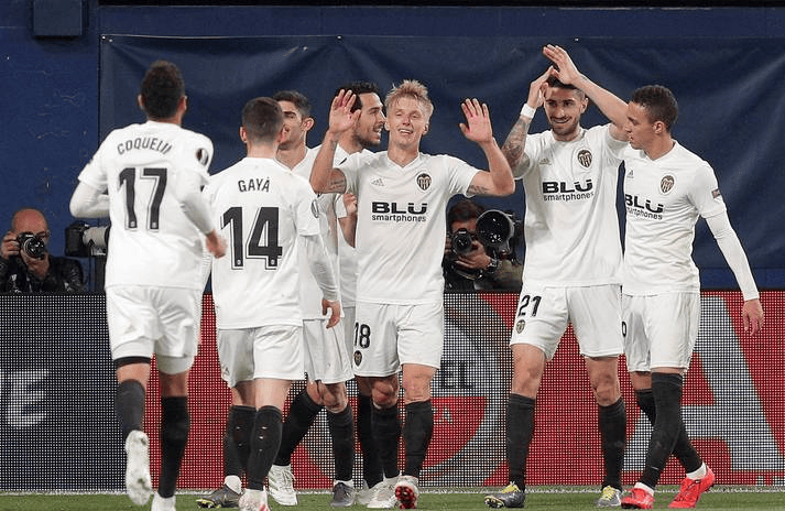 关于巴伦西亚主场告捷，力保联赛头名的信息