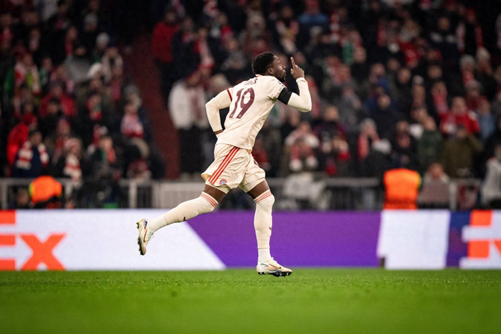 新闻:莱比锡惊险过关,晋级欧冠半决赛! 新闻:莱比锡惊险过关,晋级欧冠半决赛!