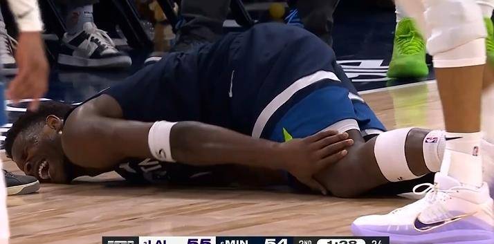 包含詹姆斯确诊膝盖扭伤，暂时无法上场的词条