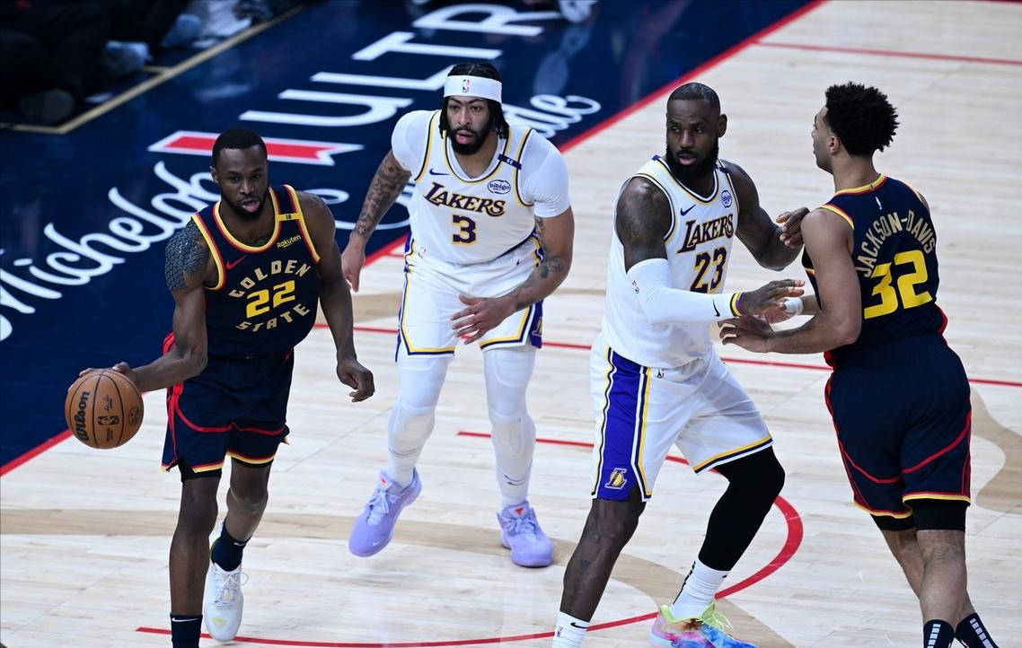 包含湖人连胜登巅峰,詹姆斯必杀发威联防战术精彩绝伦的词条 包含湖人连胜登巅峰,詹姆斯必杀发威联防战术精彩绝伦的词条