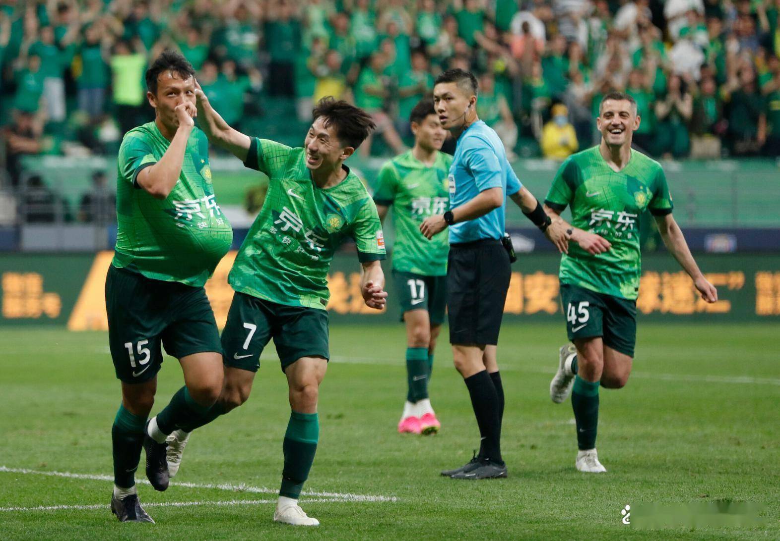 包含球星状态火爆,球队高歌猛进取得胜利的词条 包含球星状态火爆,球队高歌猛进取得胜利的词条