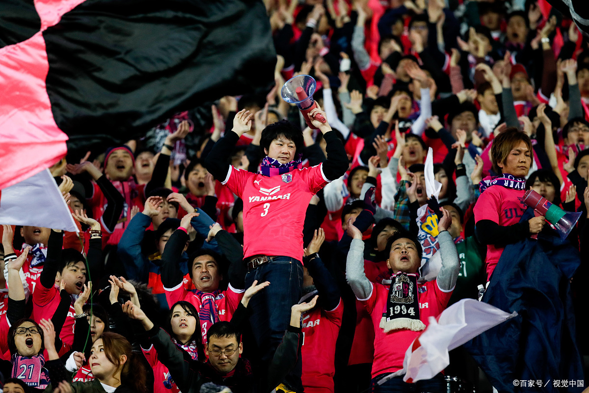 一场精彩的比赛带给球迷们无尽的欢乐和惊喜