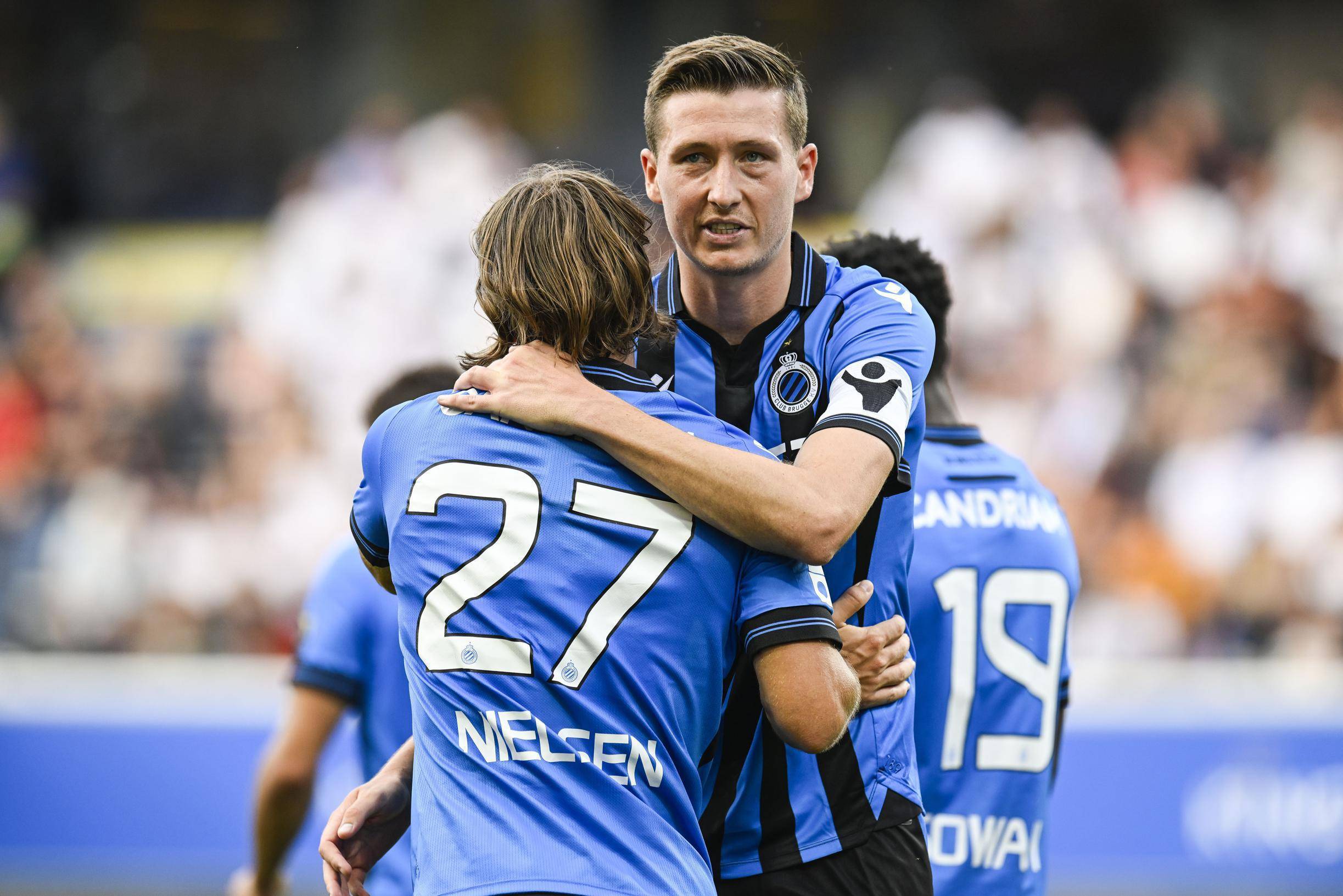 关于圣埃蒂安球员费东因病缺阵，球队应对中场调整的信息