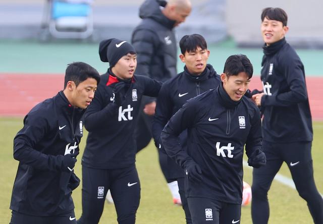 包含保加利亚队主场胜安道尔，小组出线希望渺茫的词条