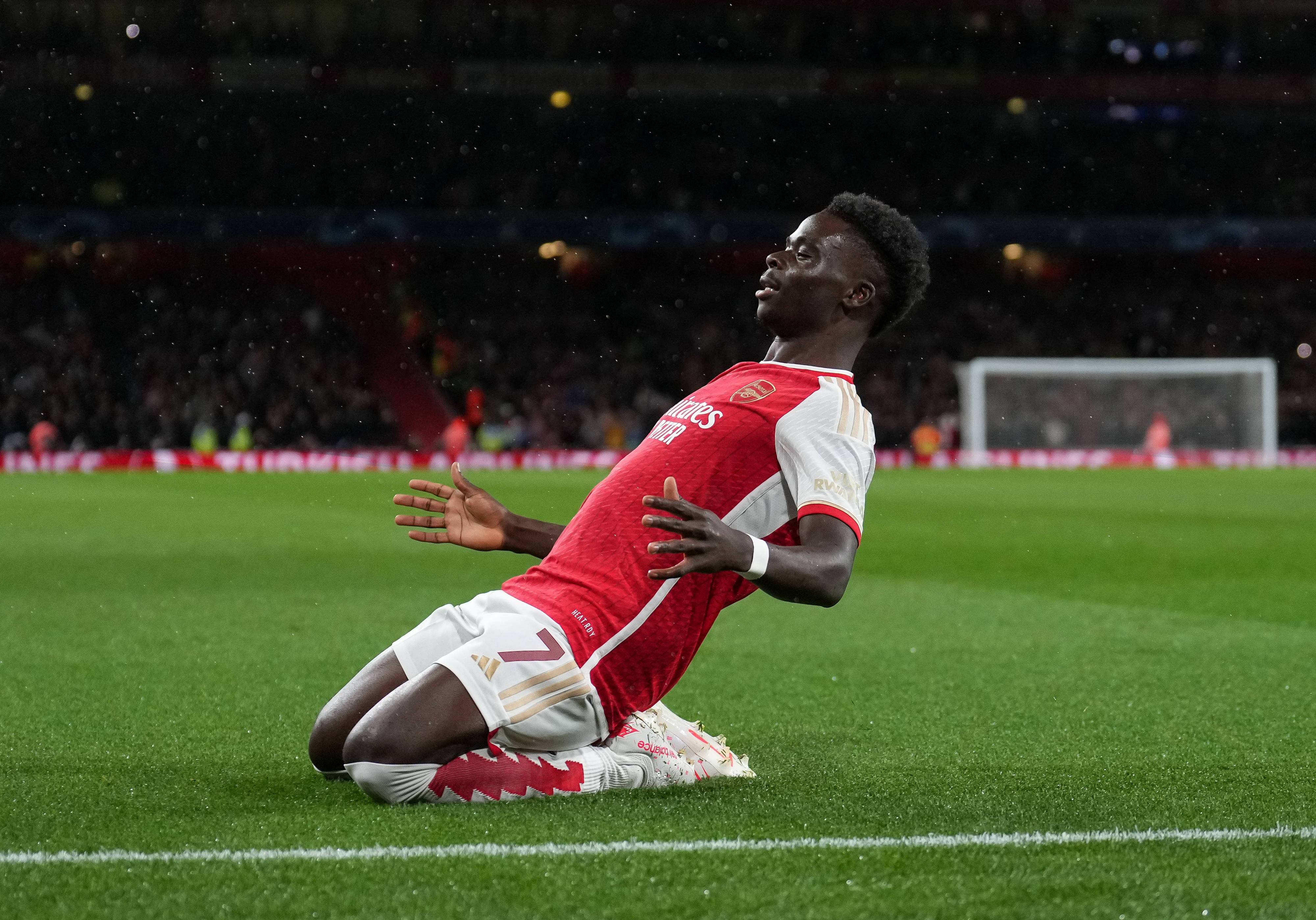 关于阿森纳主教练考虑使用年轻球员提升球队表现的信息