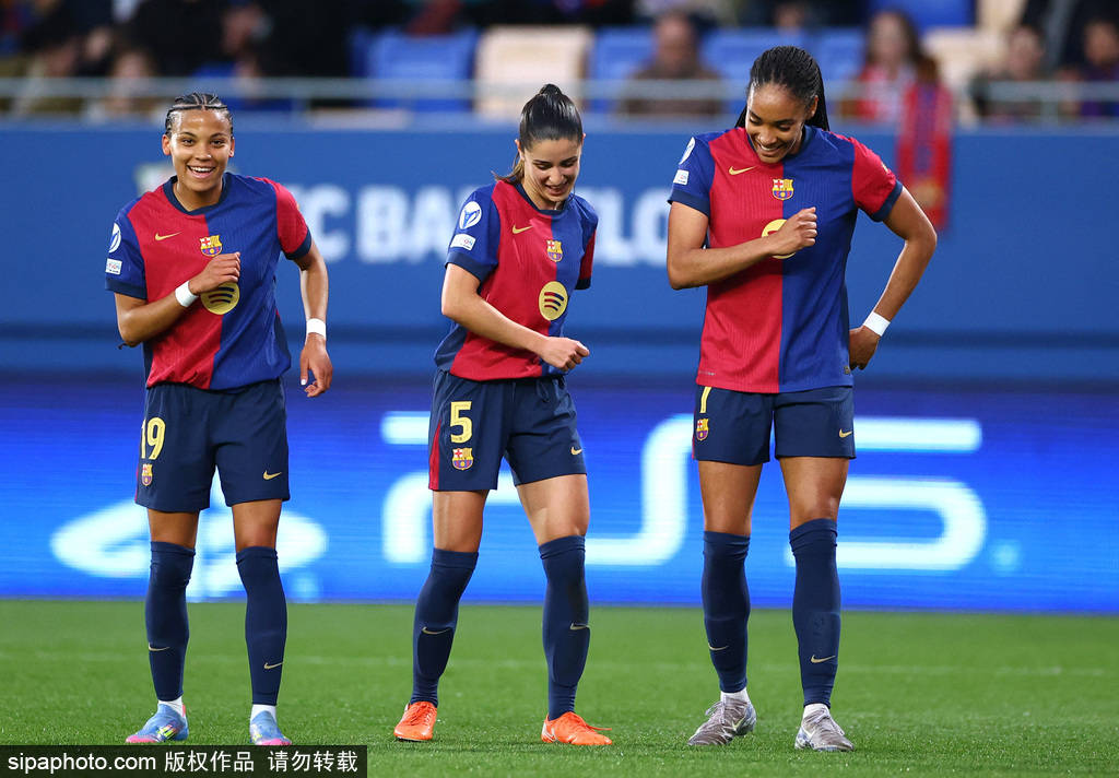 意大利女足队员全力以赴,力争取得比赛胜利的简单介绍 意大利女足队员全力以赴,力争取得比赛胜利的简单介绍