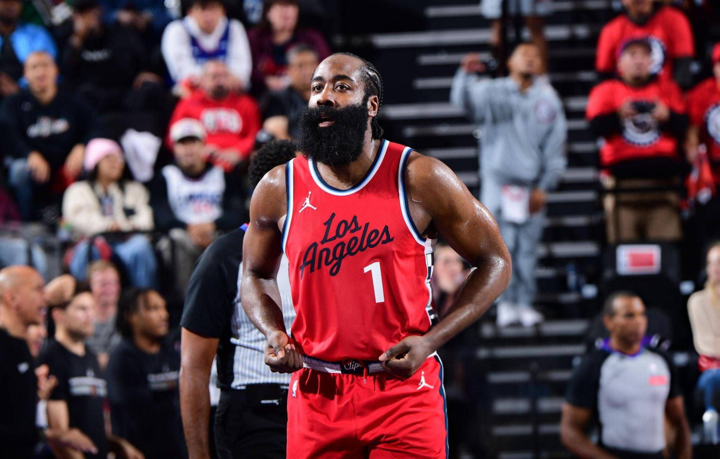 开云官网-詹姆斯-哈登突破率先表现带领篮网占得先机的简单介绍