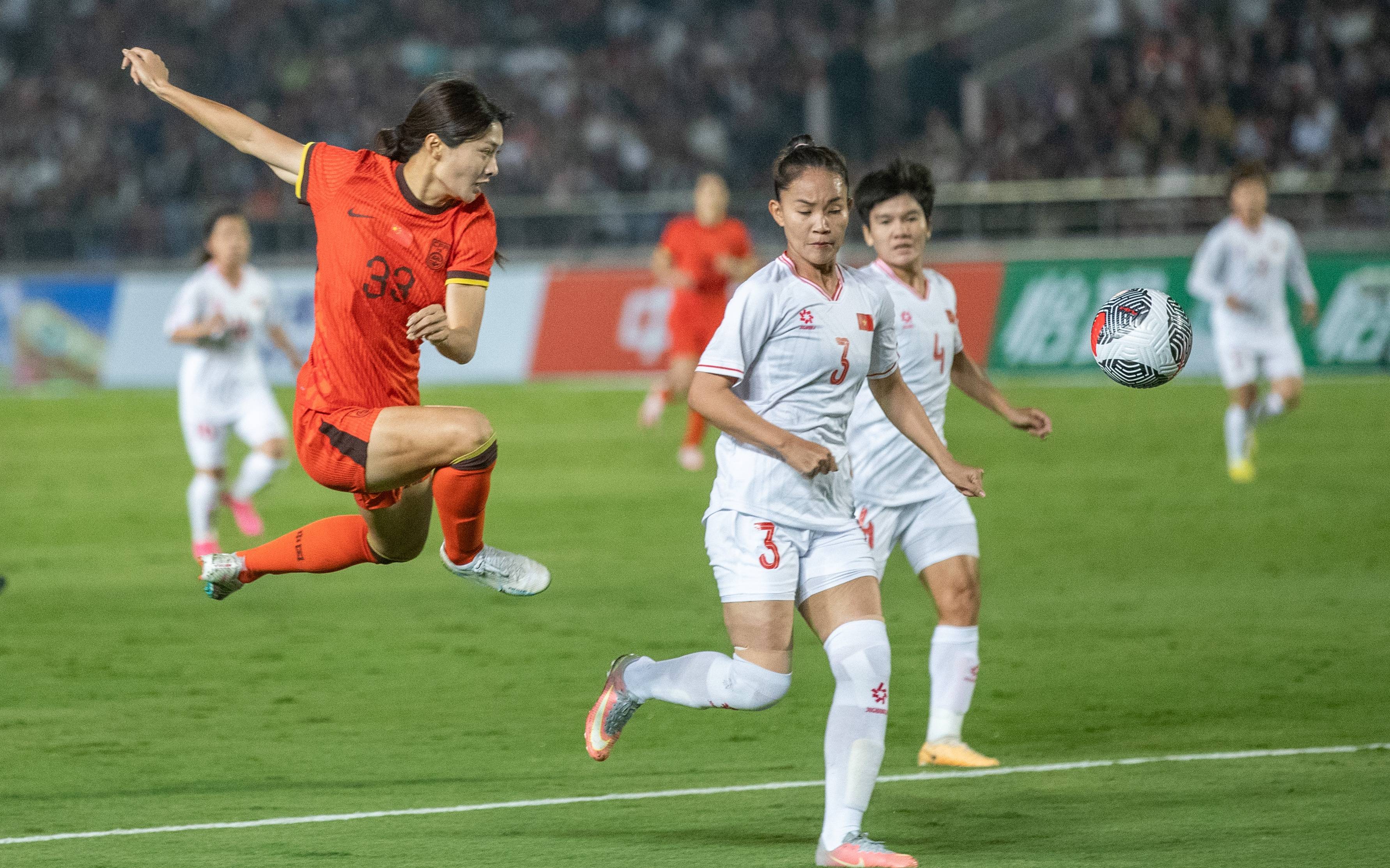 开云体育中国-中国女足队员团结一致，斩获成功