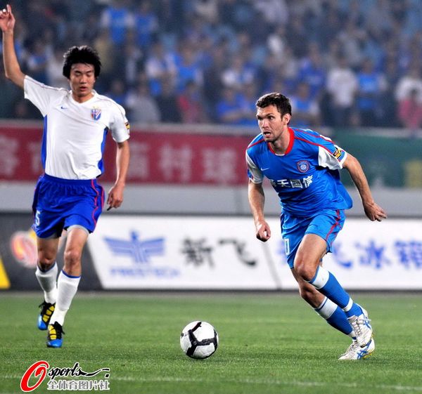 江苏舜天主场力压上海东亚，暂时稳步冲顶的简单介绍