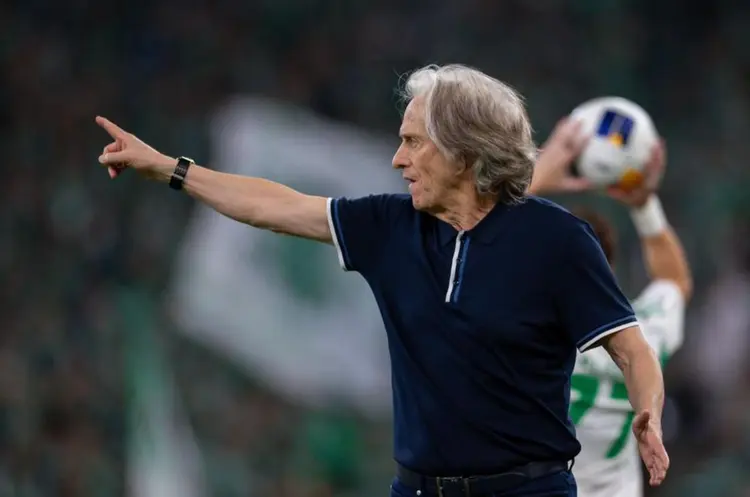 包含瑞典国脚库利巴利体现领袖风范逆袭胜利的词条