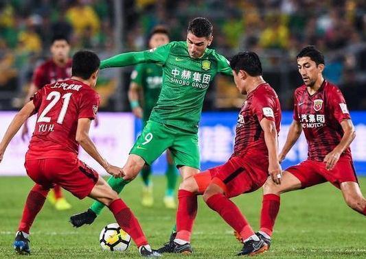 对战强敌局势激烈,球队转变策略应对 对战强敌局势激烈,球队转变策略应对