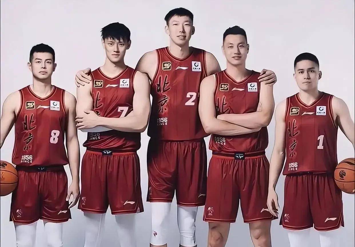 CBA总决赛精彩开打,激烈角逐引人热议 CBA总决赛精彩开打,激烈角逐引人热议