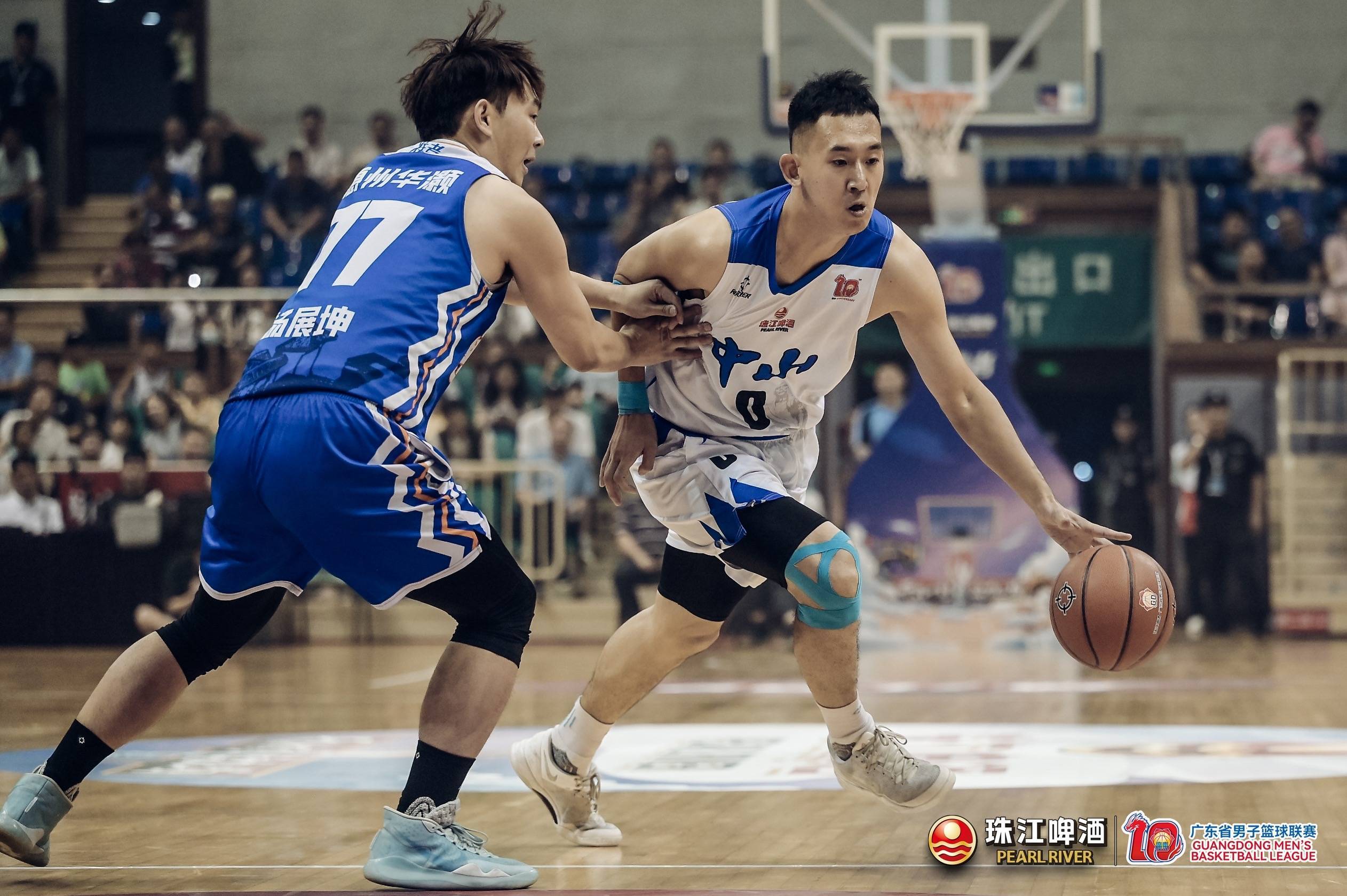 本土篮球联赛的精彩比赛披露