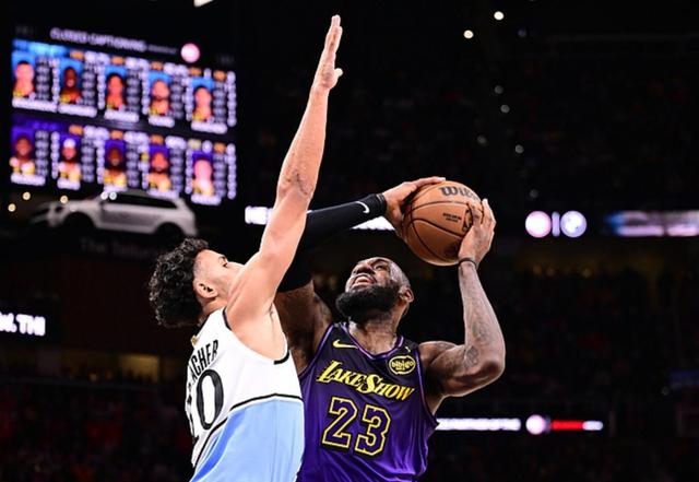 火箭惨败湖人,季后赛前景一片黑暗 火箭惨败湖人,季后赛前景一片黑暗