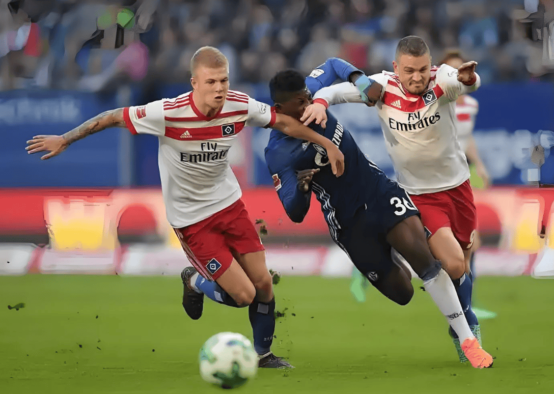 沙尔克集结团队力量，取得胜利