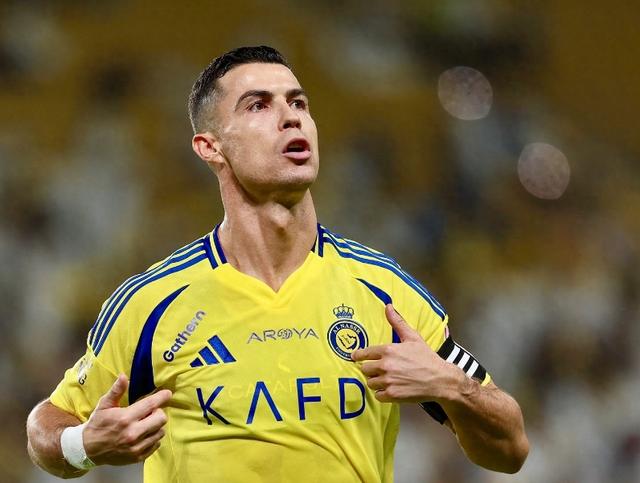 异军突起!球队逆袭夺下胜利杀入决赛 异军突起!球队逆袭夺下胜利杀入决赛