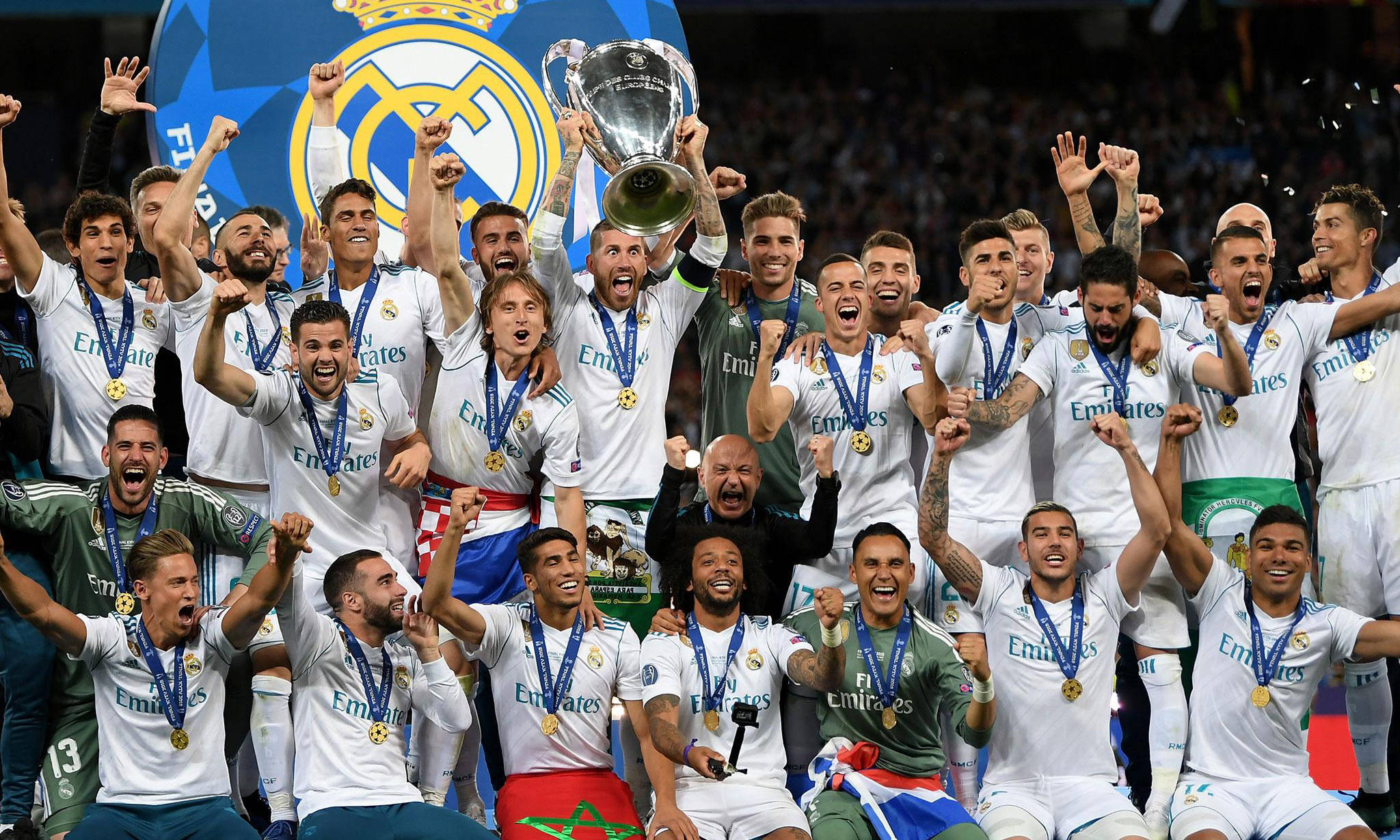 顶级足球对决:强强碰撞,胜负难料 顶级足球对决:强强碰撞,胜负难料