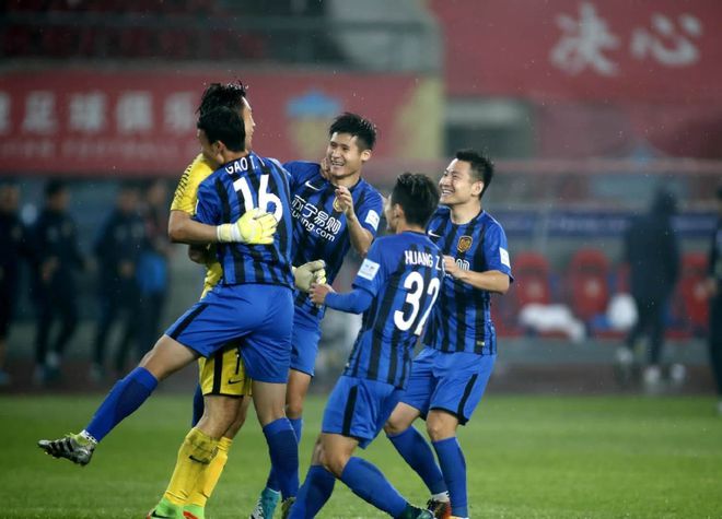 大连一方挑战广州富力,决心取得关键胜利 大连一方挑战广州富力,决心取得关键胜利