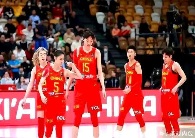 包含战绩辉煌：女队选手勇往直前的词条