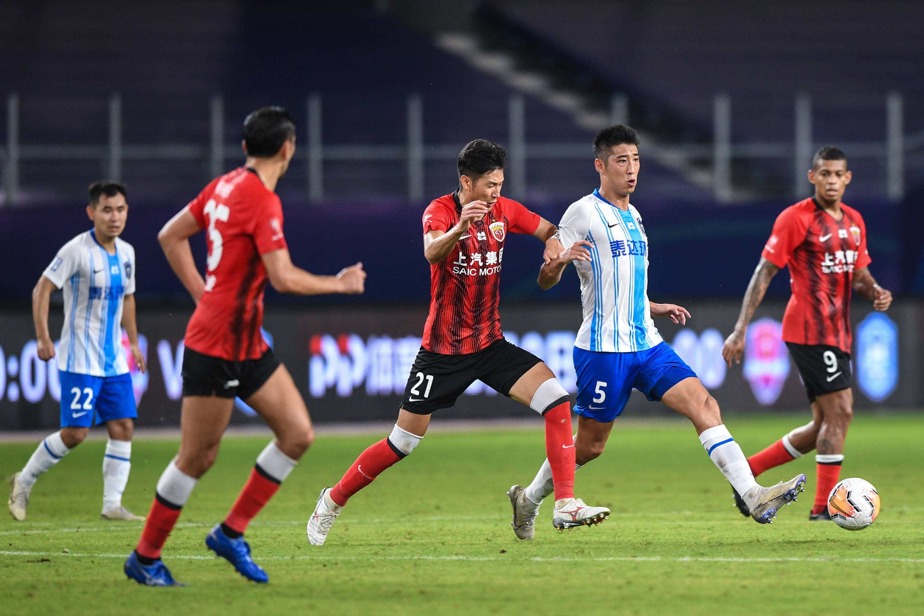 比赛结束,上港惊险逃脱失败阴影! 比赛结束,上港惊险逃脱失败阴影!