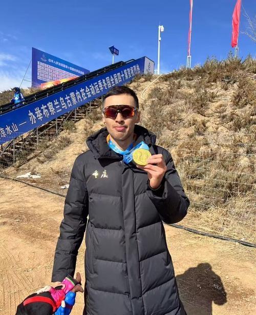 开云体育官网-瑞典越野滑雪选手实现逆袭，夺冠夺目