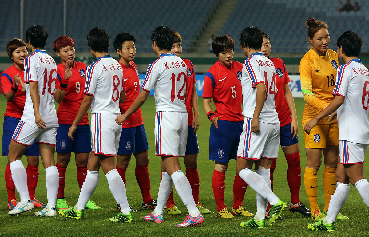 足球职业联赛总冠军诞生,某队获得历史性胜利 足球职业联赛总冠军诞生,某队获得历史性胜利