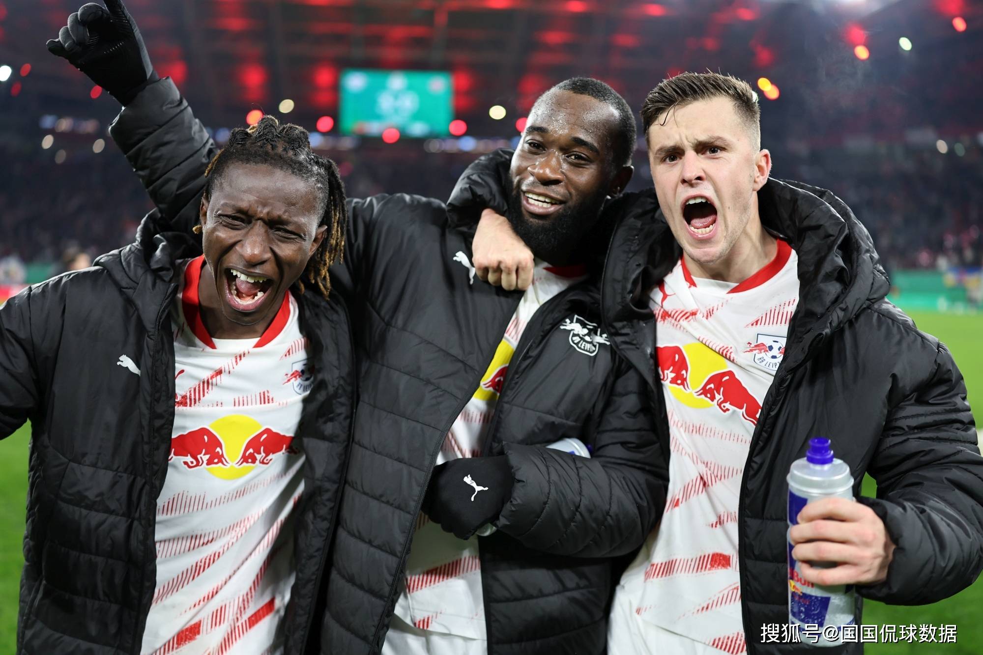 沃尔夫斯堡与莱比锡红牛战成激动局面 沃尔夫斯堡与莱比锡红牛战成激动局面