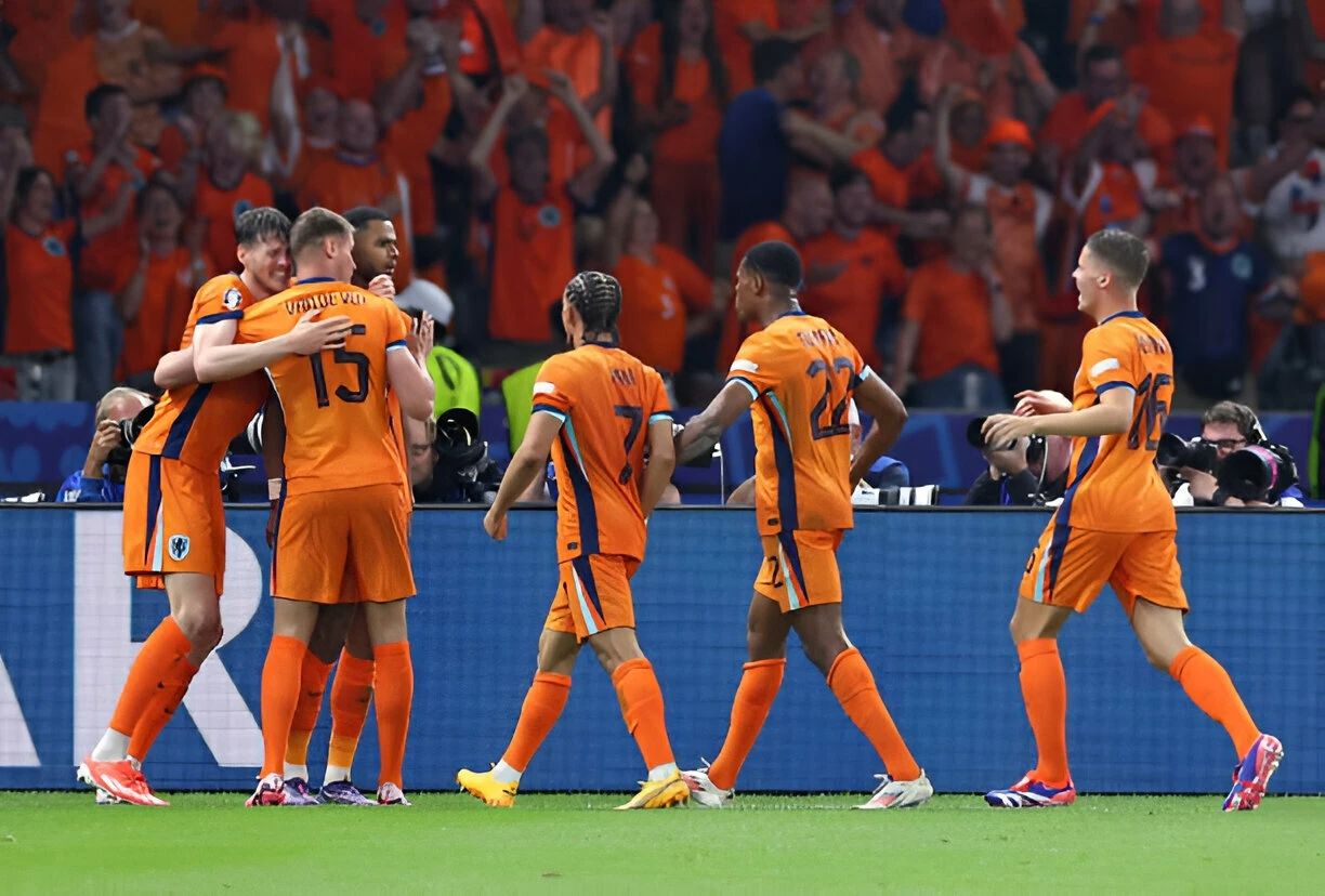 荷兰力克瑞典，成功晋级欧洲杯半决赛