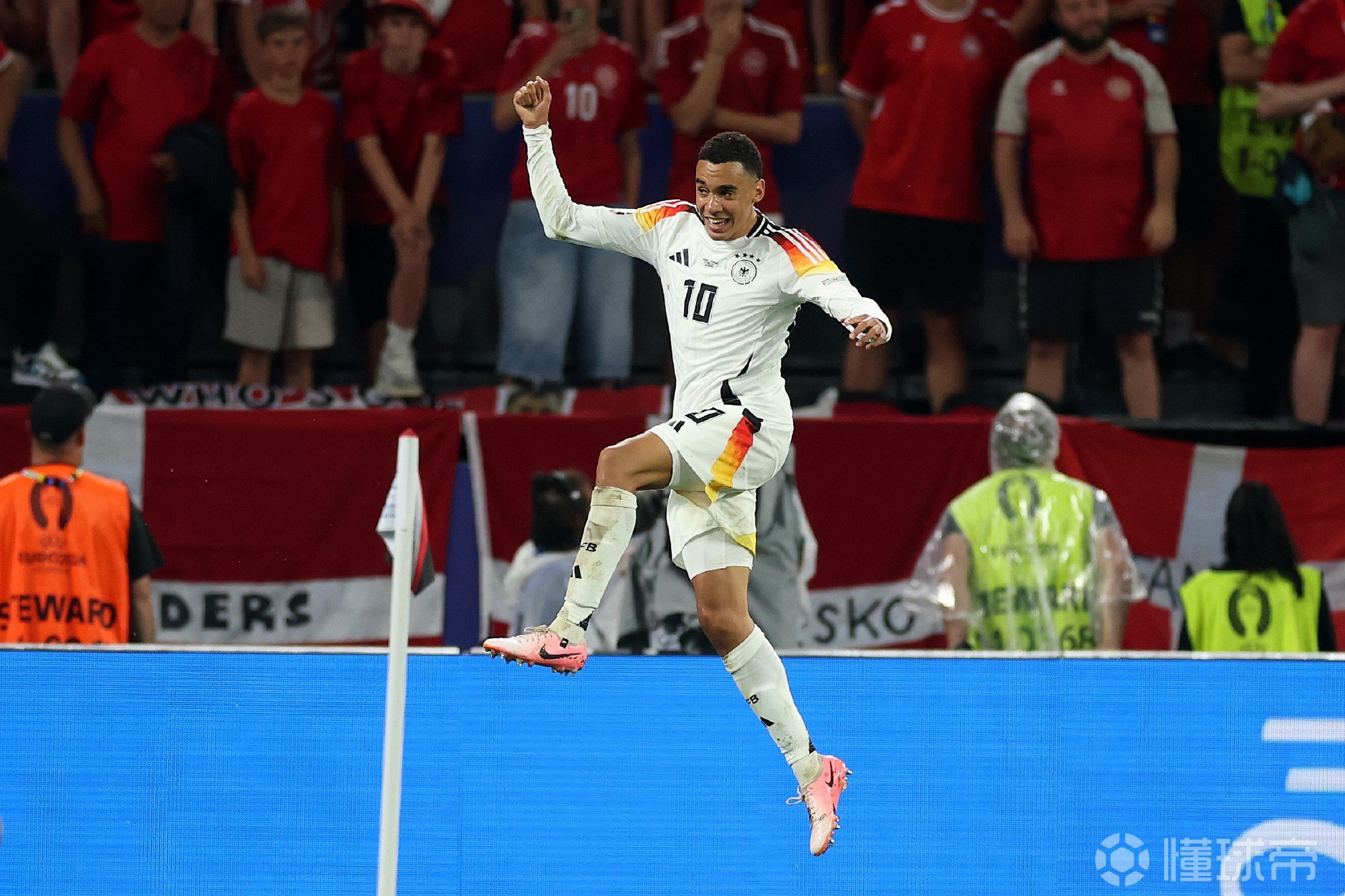 德国年轻球员经受考验，成长迅速