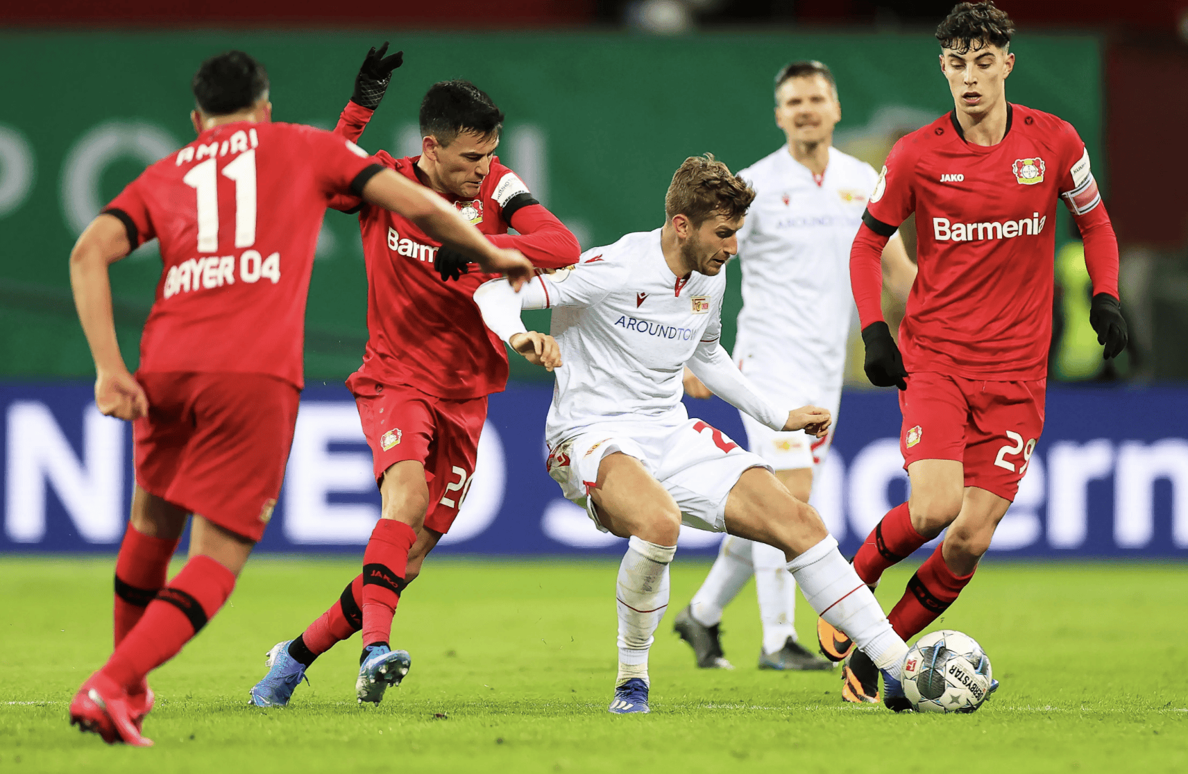 霍芬海姆主场作战，赢得关键胜利