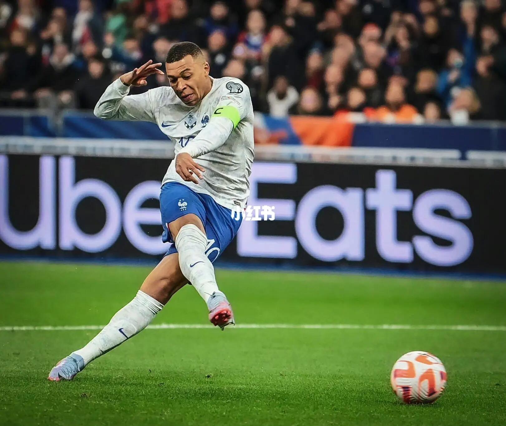 包含欧预赛八分之一决赛即将打响，法国队备战的词条