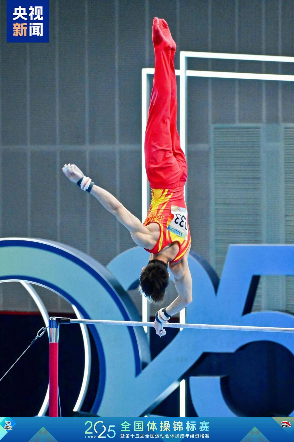 包含体操冠军因疲劳发挥失常，备战机会尚存的词条