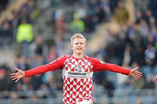 美因茨后卫失误频频，防线表现成本轮重点整改