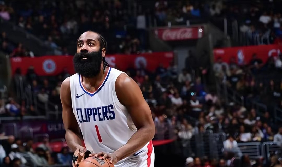 开云体育APP下载-关于明星球员继续发光，成为球迷关注焦点的信息