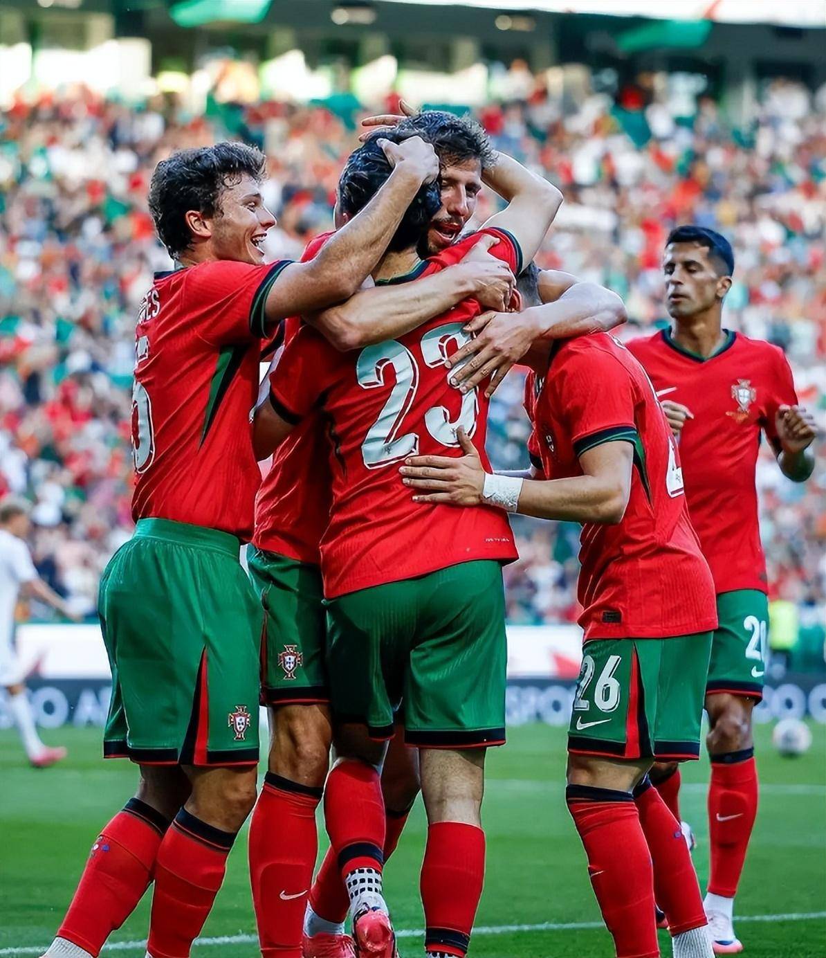 开云官网-强队碾压对手，欧国联比赛领先优势显现