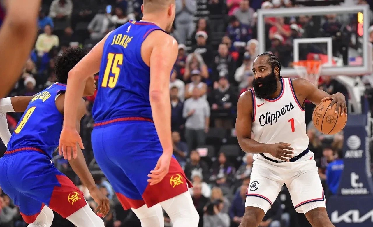 开云体育在线-快船队惊险逆袭，赢得了一场惊险胜利