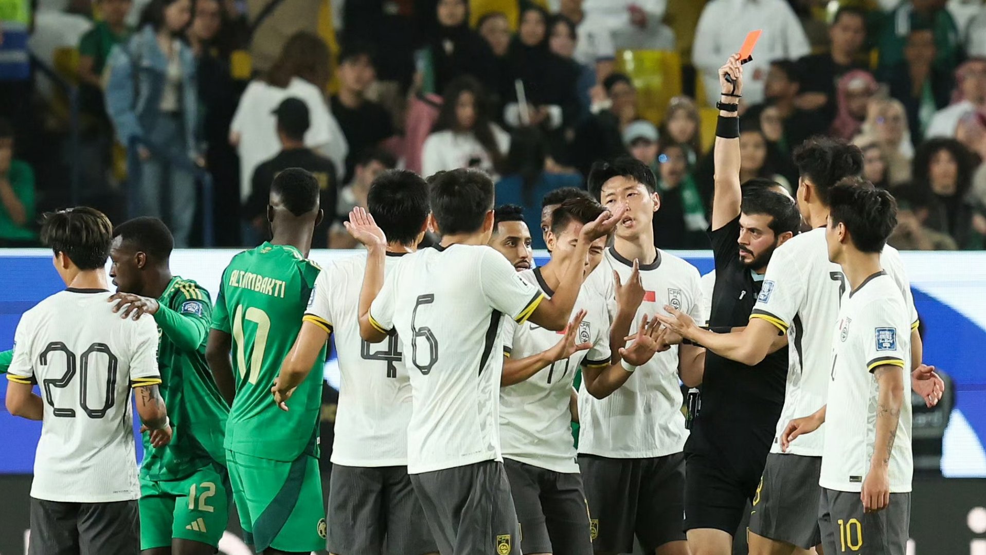 出其不意！实力强队负于另一强队，晋级半决赛的简单介绍