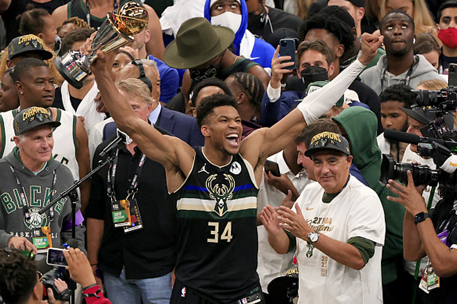 雄鹿队全队发威,横扫凯尔特人队 雄鹿队全队发威,横扫凯尔特人队