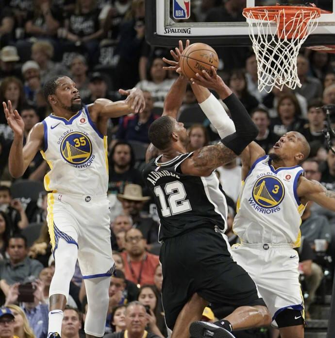 小猪参加马刺磨破鹈鹕连胜纪录 小猪参加马刺磨破鹈鹕连胜纪录