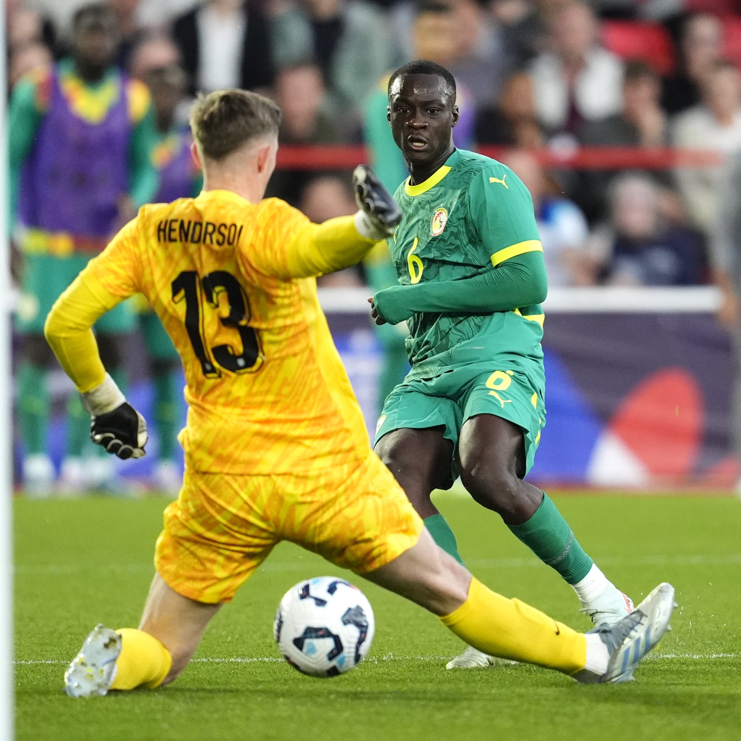 塞内加尔国家队球员集体出击，击败对手