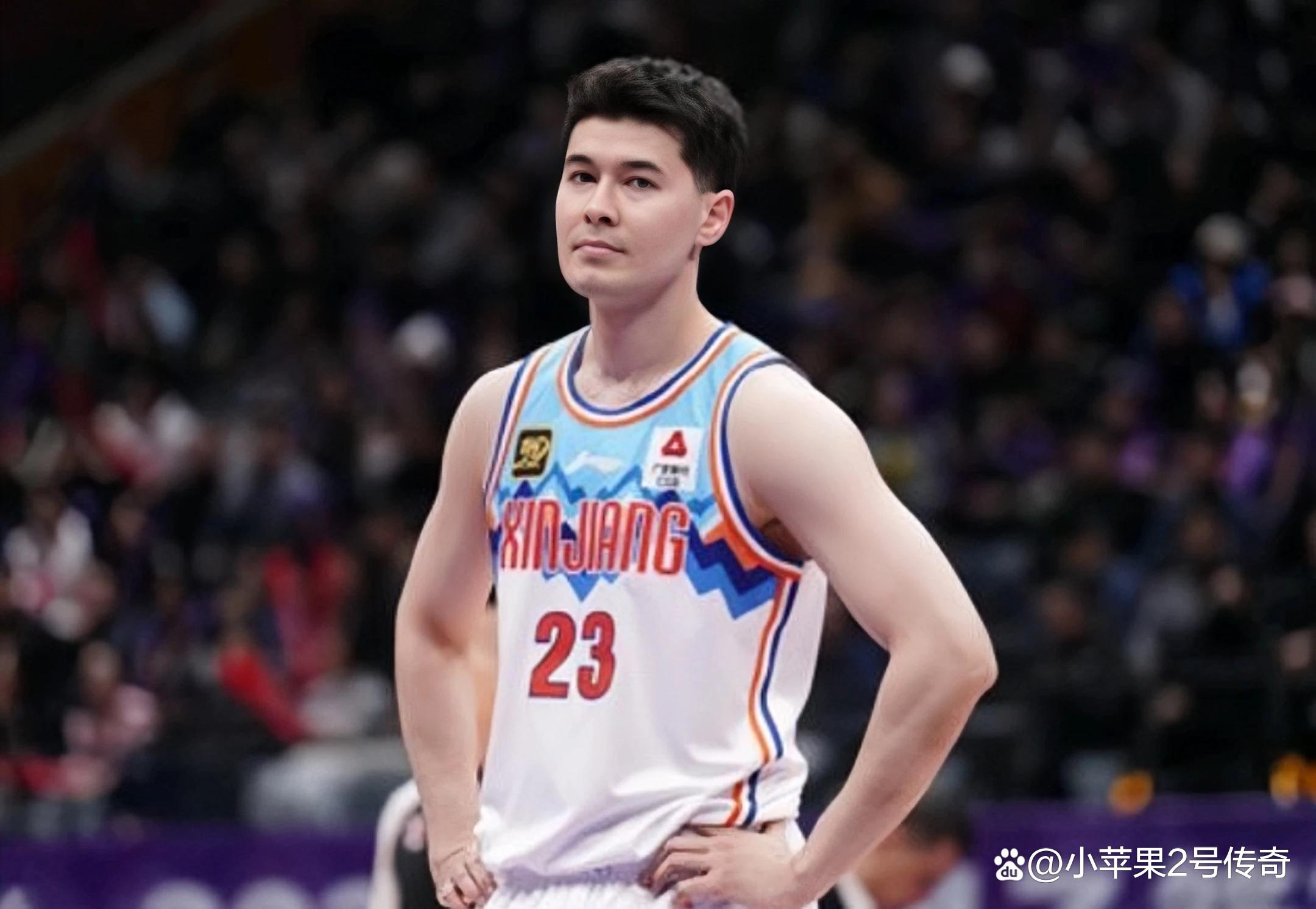 新疆队在比赛中抢眼表现，轻松获胜领跑