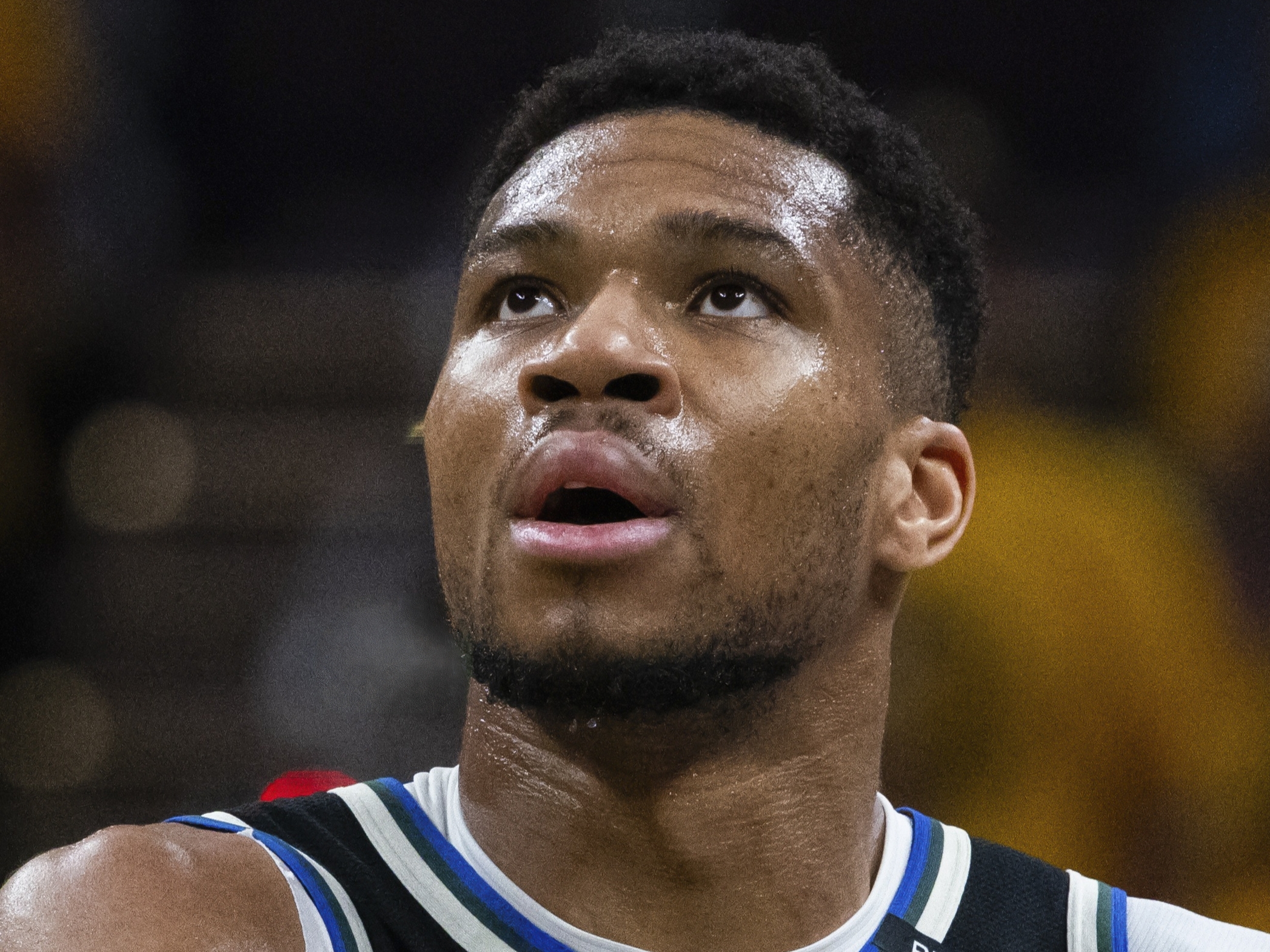 NBA史上最年轻总冠军!字母哥夺冠后喜极而泣,感言动人 NBA史上最年轻总冠军!字母哥夺冠后喜极而泣,感言动人