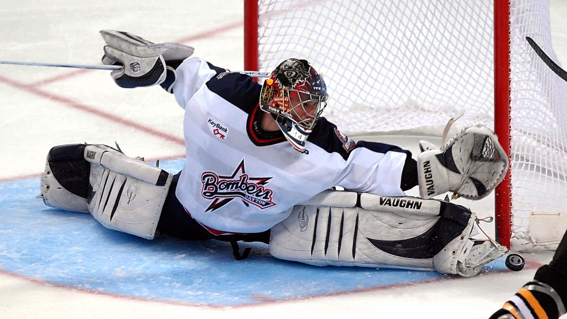 锋线交响乐，本泽马以一己之力谱写教科书式胜利，巴黎火力完美压制威尔士